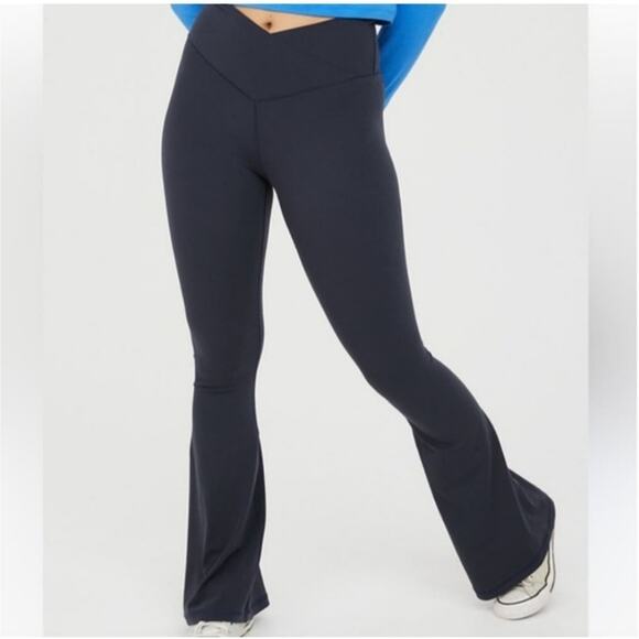 NEW Aerie Offline Crossover High Waisted Navy Blue Real Me Super Flare Legging - Picture 1 of 9